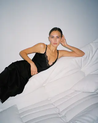 Комбинация из шелка армани в черном цвете с кружевом Chantilly макси