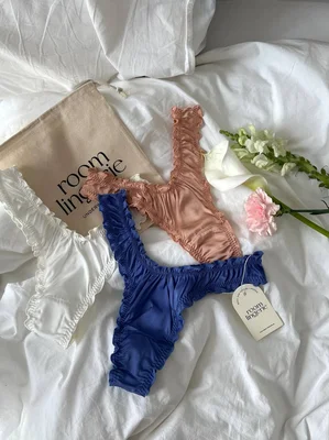 Набор шелковых стринг May