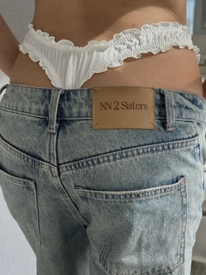 Зефирные топ и стринги из армани-шелка